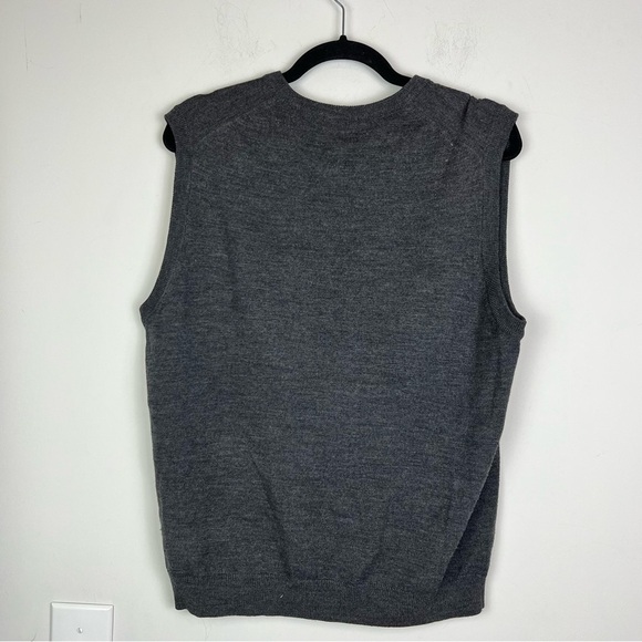 Brooks Brothers Sleeveless Merino Wool Grey Vest V-neck Polo Bear size M - Picture 7 of 9